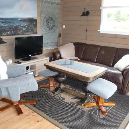 Nyaraló Tiny House In Scenic Surroundings